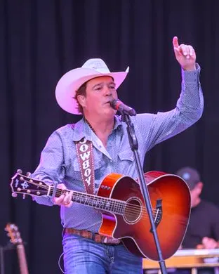 Clay Walker Lynn