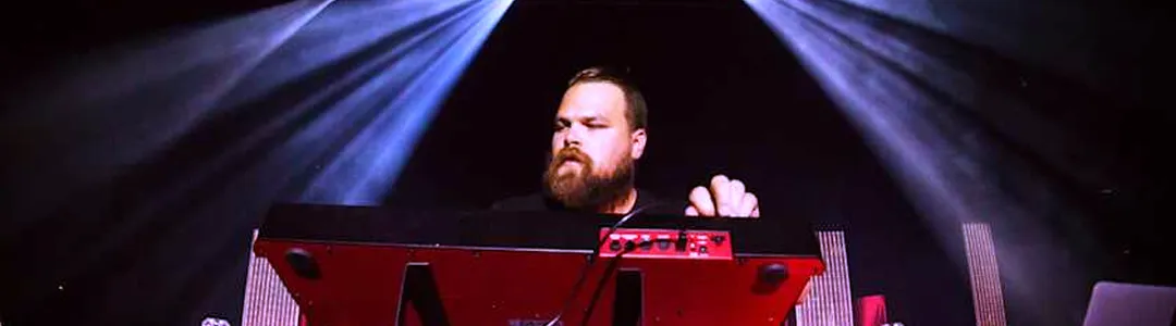 Com Truise